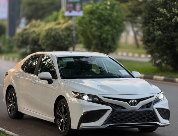 Foreign Used 2019 Toyota Camry SE For Sale