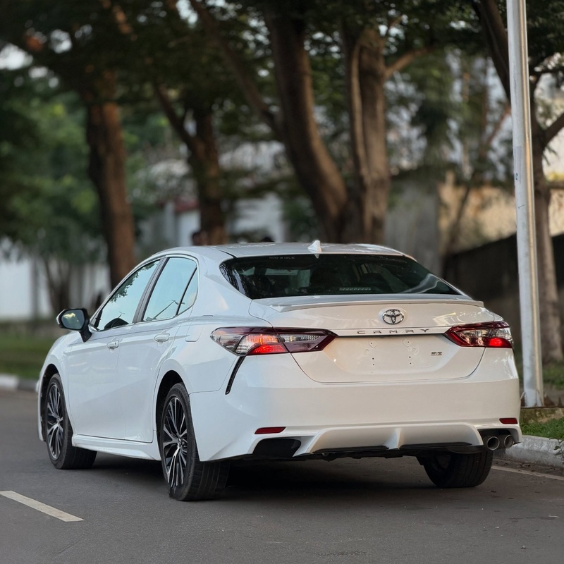 Foreign Used 2019 Toyota Camry SE For Sale image