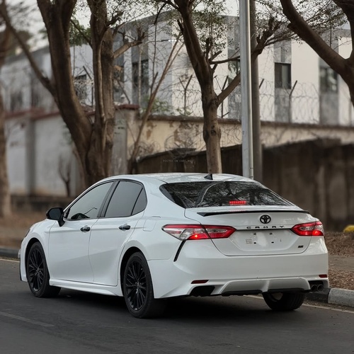 Foreign Used 2021 Toyota Camry for Sale In Abuja