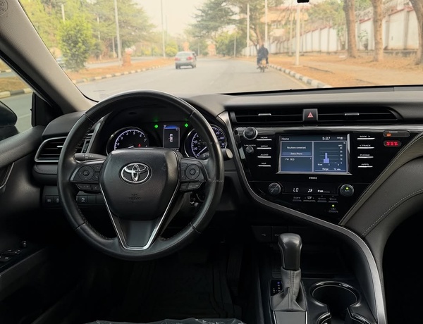 Foreign Used 2021 Toyota Camry for Sale In Abuja