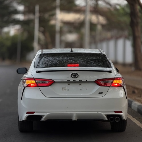 Foreign Used 2021 Toyota Camry for Sale In Abuja