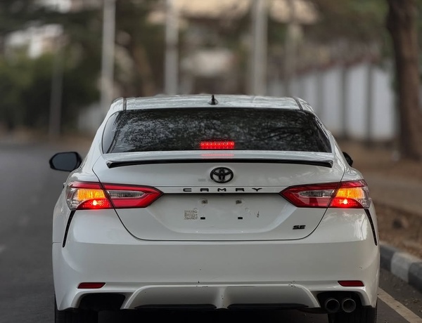 Foreign Used 2021 Toyota Camry for Sale In Abuja