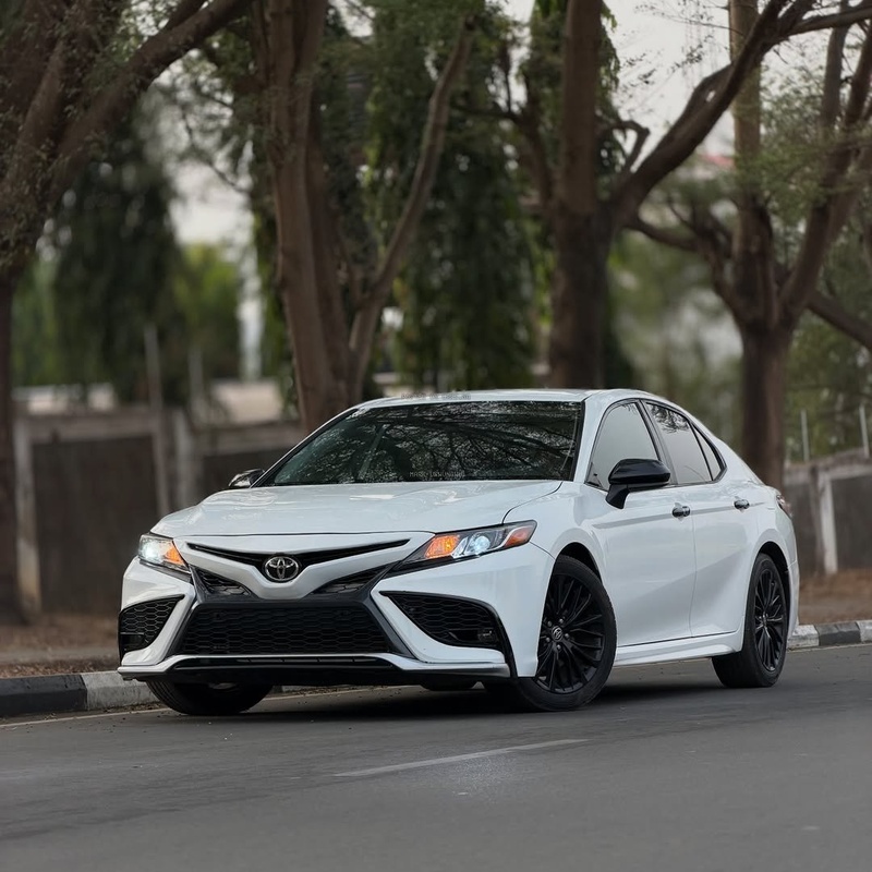 Foreign Used 2021 Toyota Camry for Sale In Abuja image