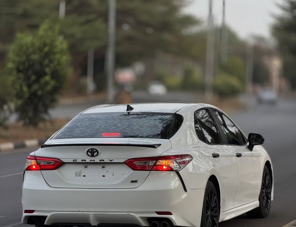 Foreign Used 2021 Toyota Camry for Sale In Abuja