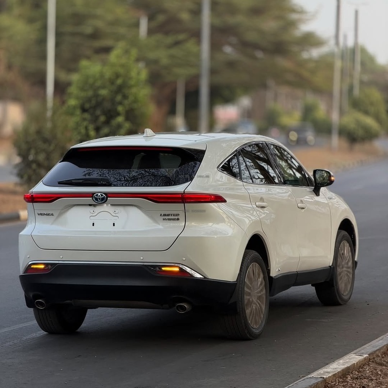 Foreign Used 2022 Toyota Venza for Sale In Abuja image