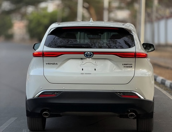 Foreign Used 2022 Toyota Venza for Sale In Abuja