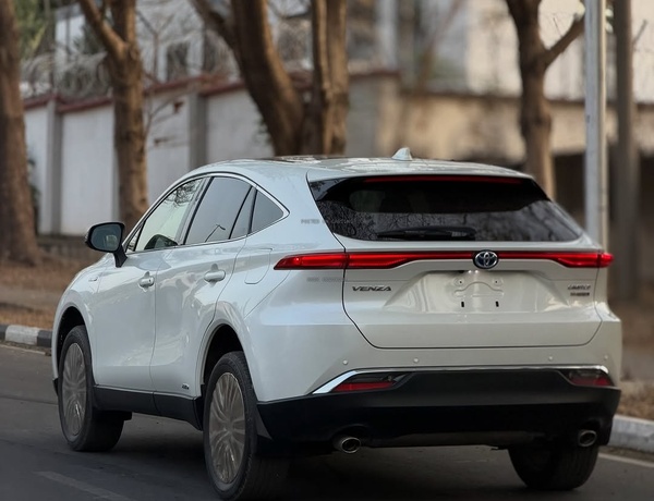 Foreign Used 2022 Toyota Venza for Sale In Abuja