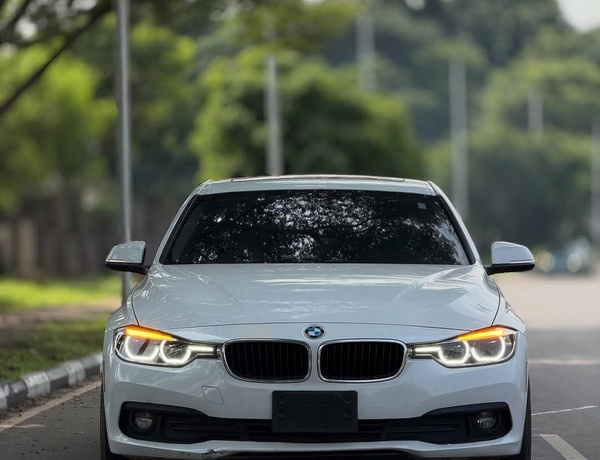 Foreign Used BMW 320i 2019– Executive Comfort Sedan