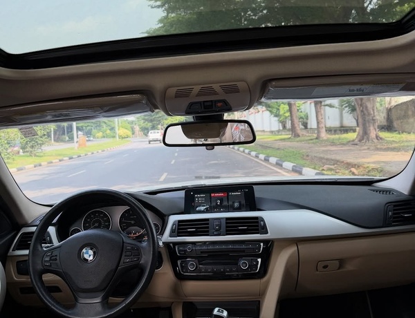 Foreign Used BMW 320i 2019– Executive Comfort Sedan