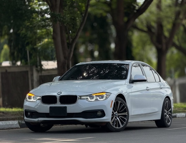 Foreign Used BMW 320i 2019– Executive Comfort Sedan