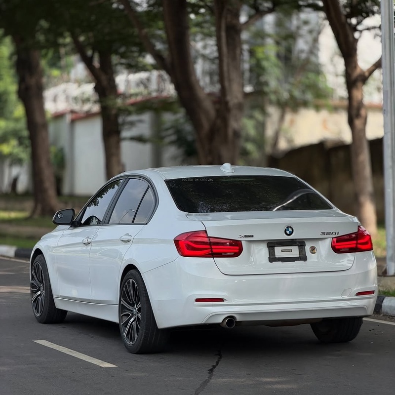 Foreign Used BMW 320i 2019– Executive Comfort Sedan image