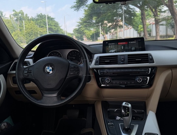 Foreign Used BMW 320i 2019– Executive Comfort Sedan
