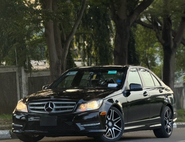Foreign Used Mercedes Benz C300 2013 – Full Option Executive Sedan