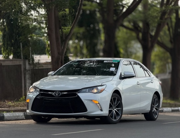 2017 TOYOTA CAMRY XSE – FOREIGN USED | SPORT LUXURY SEDAN