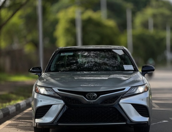 2018 TOYOTA CAMRY XSE – FOREIGN USED | PREMIUM SPORT LUXURY SEDAN