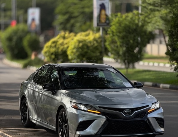 2018 TOYOTA CAMRY XSE – FOREIGN USED | PREMIUM SPORT LUXURY SEDAN