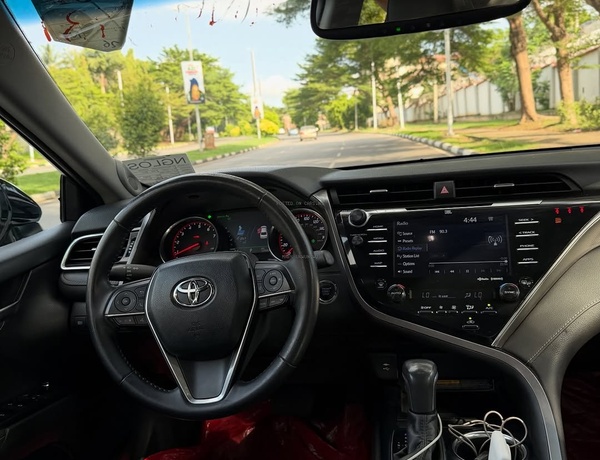2018 TOYOTA CAMRY XSE – FOREIGN USED | PREMIUM SPORT LUXURY SEDAN