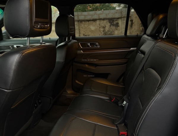 Foreign Used Ford Explorer 2015 – Clean SUV | Buy & Drive