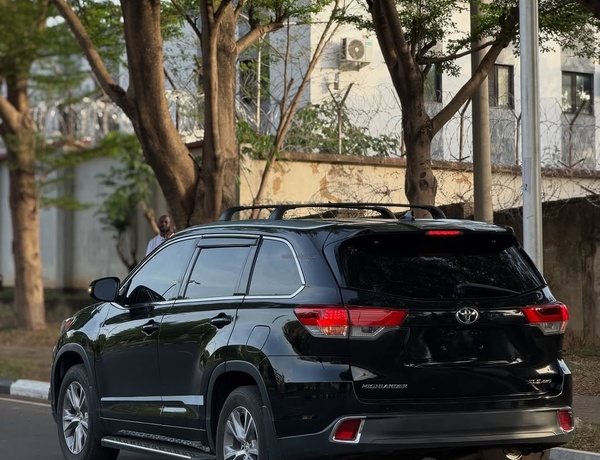 Foreign Used Toyota Highlander XLE 2015 – Priced to Sell Fast