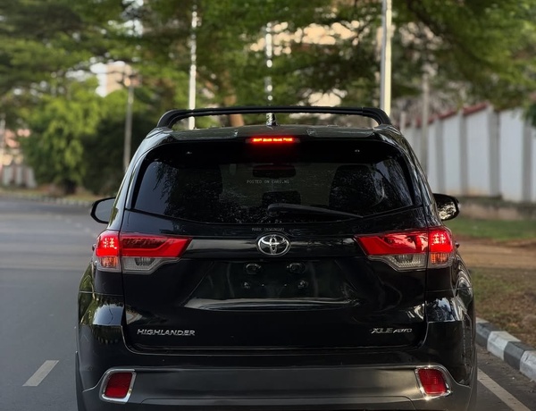 Foreign Used Toyota Highlander XLE 2015 – Priced to Sell Fast