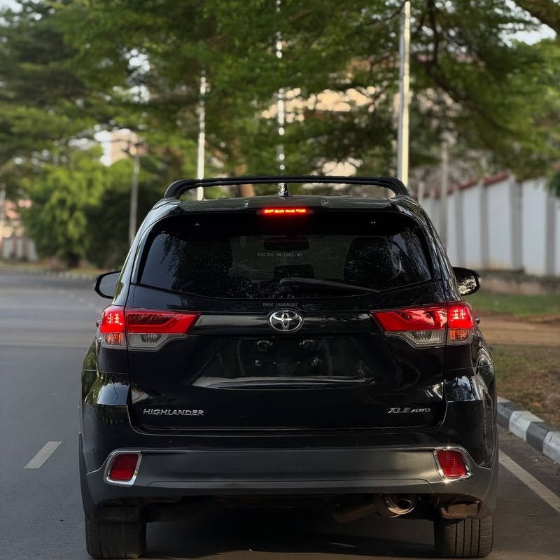 Foreign Used Toyota Highlander XLE 2015 – Priced to Sell Fast image