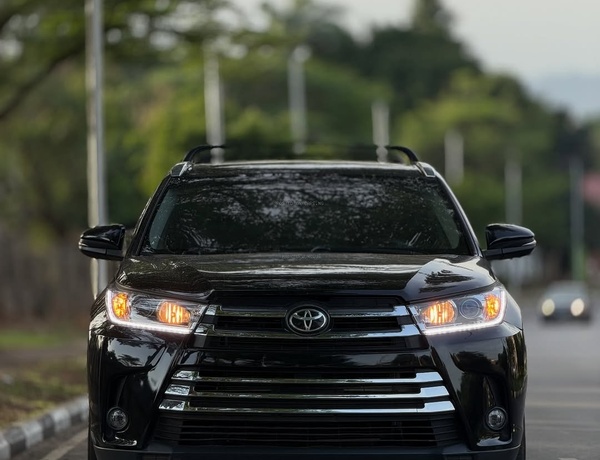 Foreign Used Toyota Highlander XLE 2015 – Priced to Sell Fast