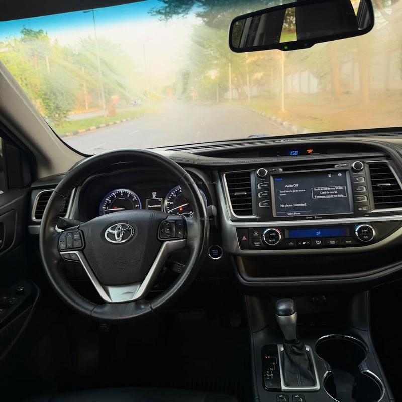 Foreign Used Toyota Highlander XLE 2015 – Priced to Sell Fast image