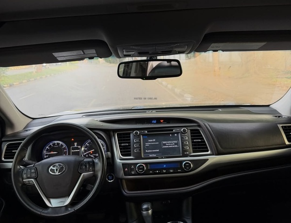 Foreign Used Toyota Highlander XLE 2015 – Priced to Sell Fast