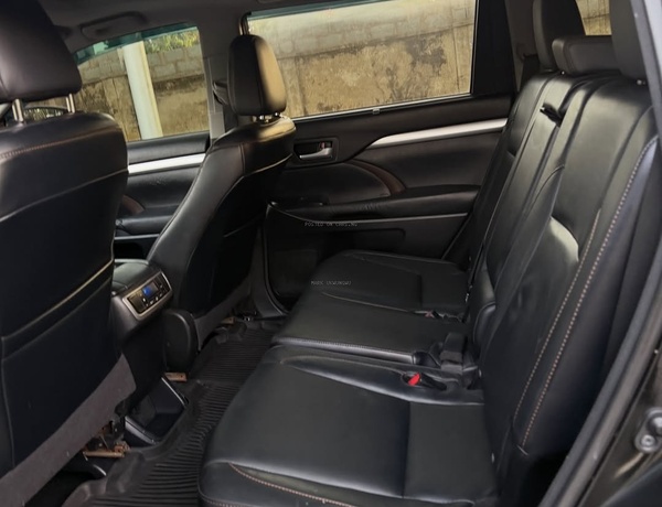 Foreign Used Toyota Highlander XLE 2015 – Priced to Sell Fast