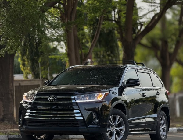 Foreign Used Toyota Highlander XLE 2015 – Priced to Sell Fast