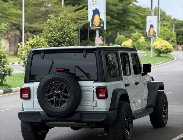 2025 JEEP WRANGLER – FOREIGN USED | OFF-ROAD LUXURY SUV