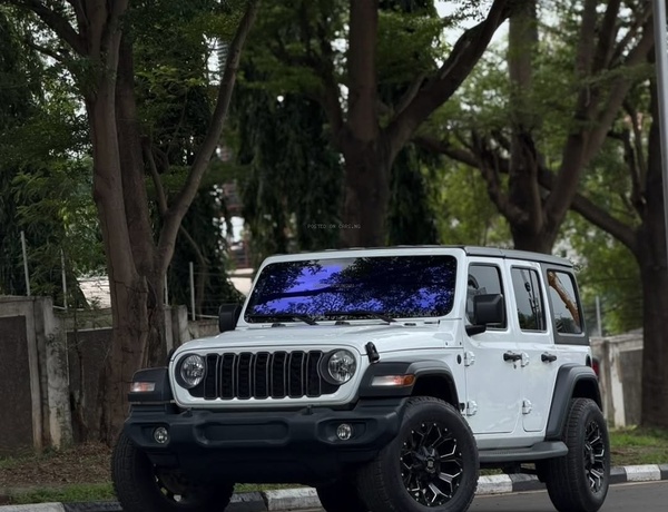 2025 JEEP WRANGLER – FOREIGN USED | OFF-ROAD LUXURY SUV