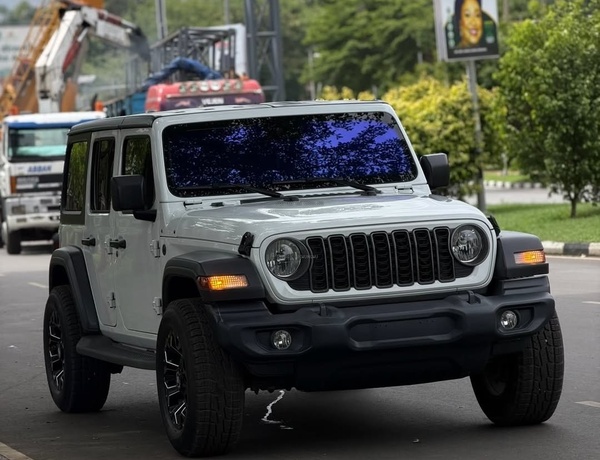 2025 JEEP WRANGLER – FOREIGN USED | OFF-ROAD LUXURY SUV