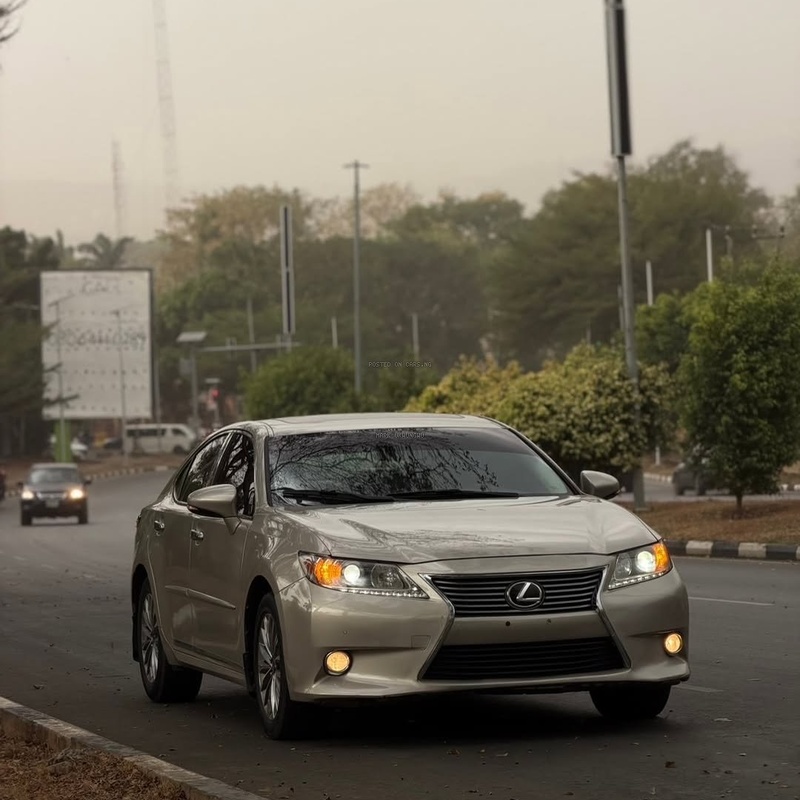 Foreign Used Lexus ES350 2013 for Sale In Abuja image