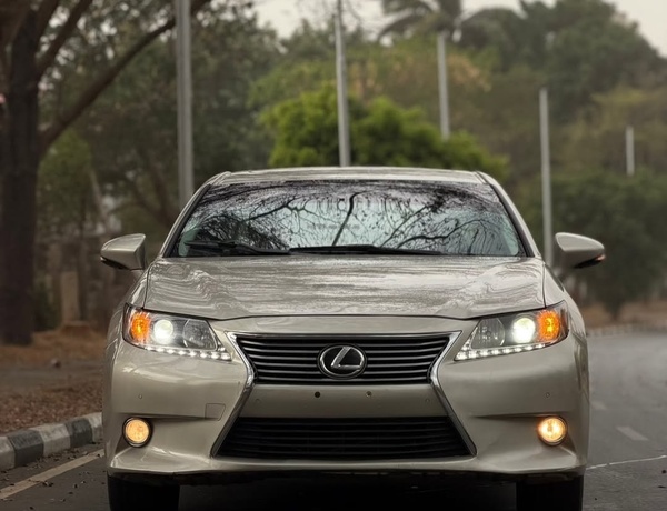 Foreign Used Lexus ES350 2013 for Sale In Abuja