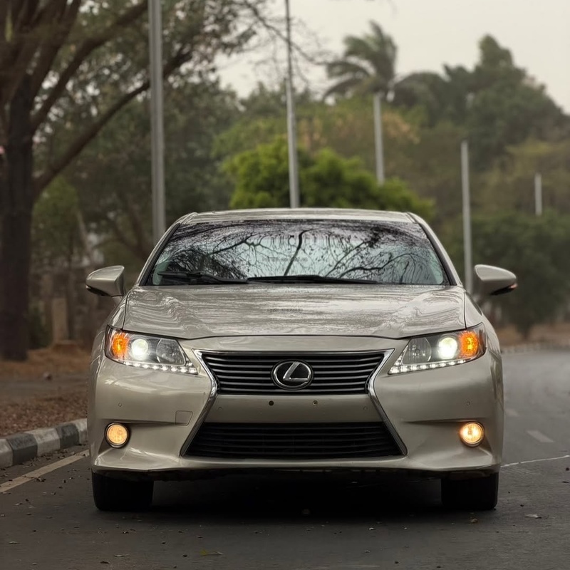 Foreign Used Lexus ES350 2013 for Sale In Abuja image