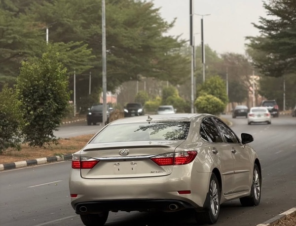 Foreign Used Lexus ES350 2013 for Sale In Abuja