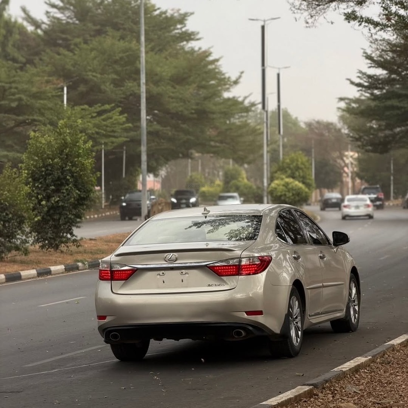 Foreign Used Lexus ES350 2013 for Sale In Abuja image
