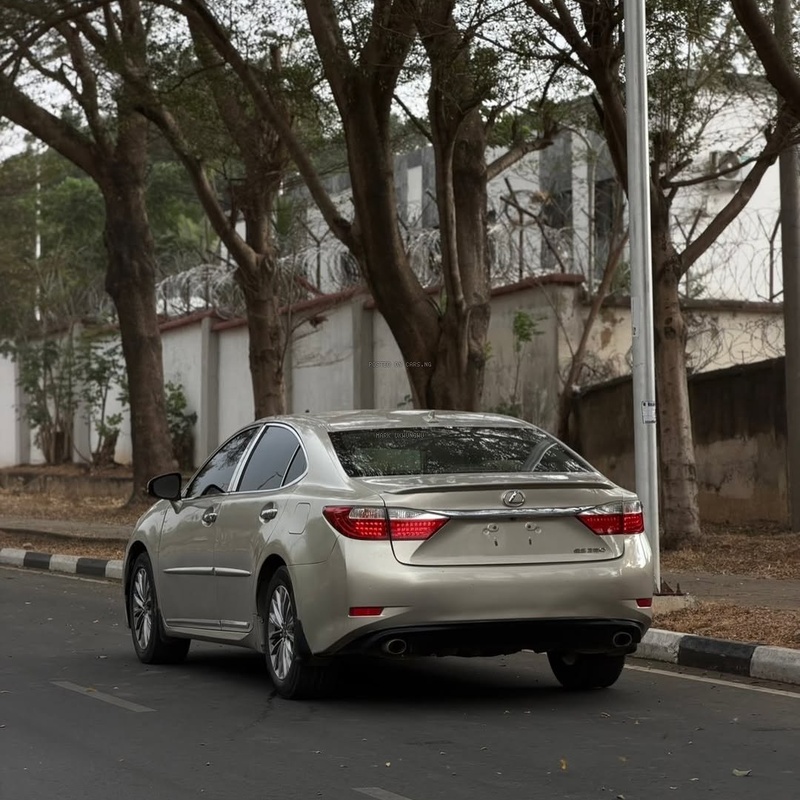 Foreign Used Lexus ES350 2013 for Sale In Abuja image