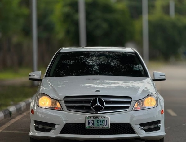 Foreign Used MERCEDES-BENZ C300 2013 FOR SALE 2013 – Clean, Sharp & Buy and Drive