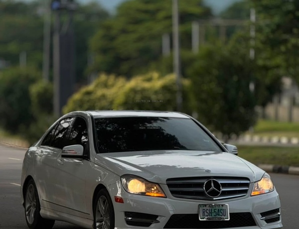 Foreign Used MERCEDES-BENZ C300 2013 FOR SALE 2013 – Clean, Sharp & Buy and Drive