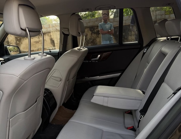 Foreign Used Mercedes-Benz GLK350 2015 for Sale In Abuja