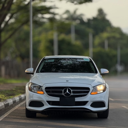 2015 MERCEDES-BENZ C300 – FOREIGN USED | CLEAN LUXURY SEDAN