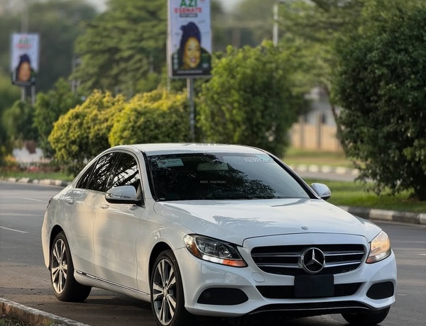 2015 MERCEDES-BENZ C300 – FOREIGN USED | CLEAN LUXURY SEDAN