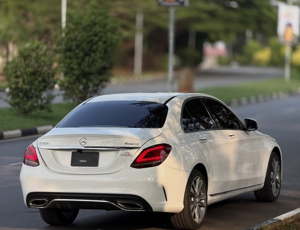 2015 MERCEDES-BENZ C300 – FOREIGN USED | CLEAN LUXURY SEDAN