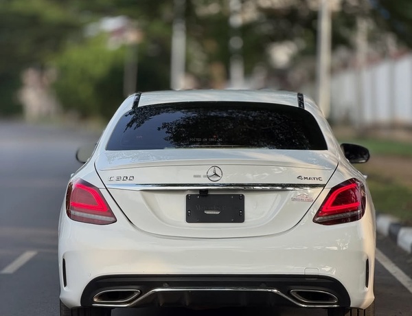 2015 MERCEDES-BENZ C300 – FOREIGN USED | CLEAN LUXURY SEDAN