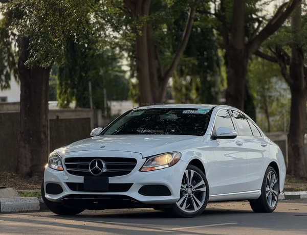 2015 MERCEDES-BENZ C300 – FOREIGN USED | CLEAN LUXURY SEDAN