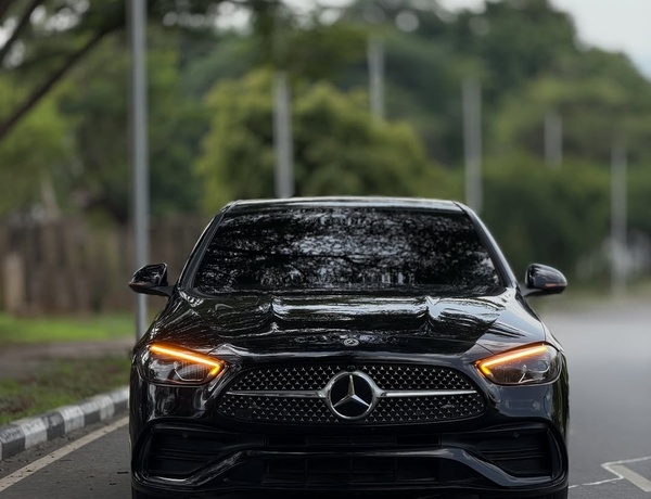 MERCEDES-BENZ C300 – FOREIGN USED | MODERN LUXURY EXECUTIVE SEDAN