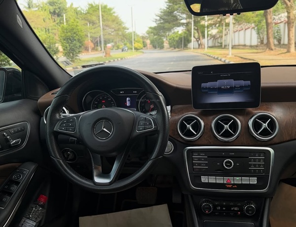 FOREIGN USED MERCEDES GLA250 2018– SUPER CLEAN, BUY & DRIVE