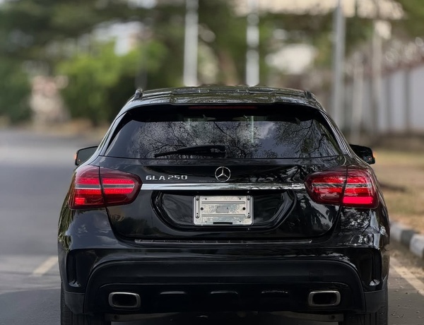 FOREIGN USED MERCEDES GLA250 2018– SUPER CLEAN, BUY & DRIVE